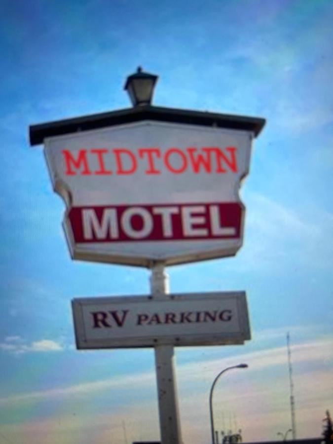 Midtown Motel On Alaska Ave Dawson Creek Esterno foto