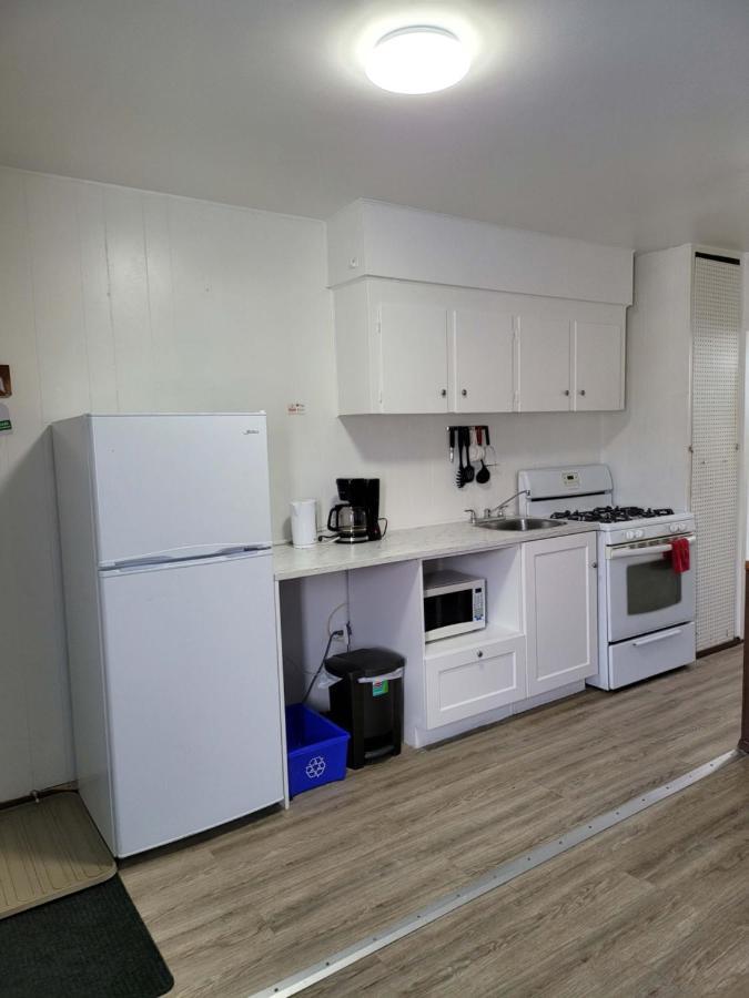 Midtown Motel On Alaska Ave Dawson Creek Esterno foto